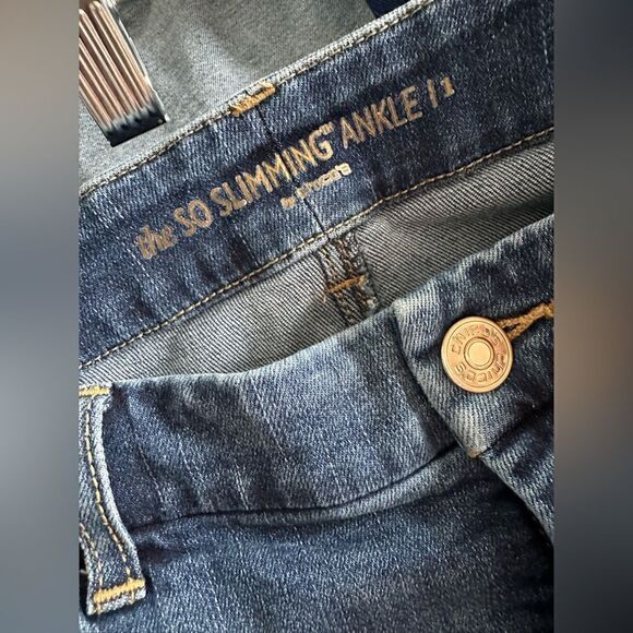 Chicos 1 Raw-Hem Girlfriend Ankle Jeans go slimming pants denim size 8 m medium - Picture 6 of 8